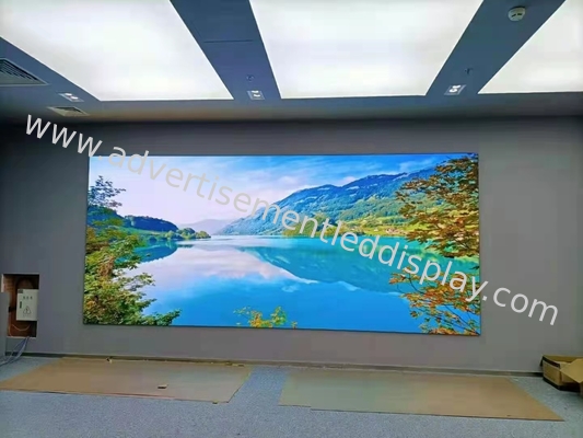 Display de publicidad LED de interior 1500cd Brillo y material de gabinete de aluminio de hierro / fundición para mensajes llamativos