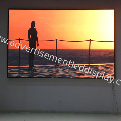 Display LED profesional de interior 1R1G1B con control y supervisión a distancia